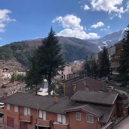 Parco Naz Abruzzo Nuovo I Gerani,300 M Dal Centro, Vista, Wifi Garage Max 7 Pax, Cin 펜션 *