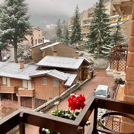 Дом отдыха Parco Naz Abruzzo Nuovo I Gerani,300 M Dal Centro, Vista, Wifi Garage Max 7 Persone Сканно