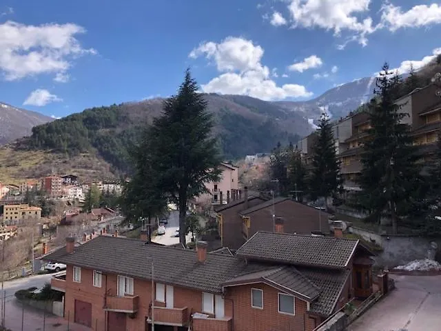 Parco Naz Abruzzo Nuovo I Gerani,300 M Dal Centro, Vista, Wifi Garage Max 7 Persone Дом отдыха *